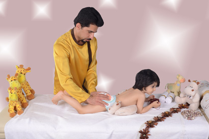 آموزش ماساژ کودک و نوزاد مرحله دو